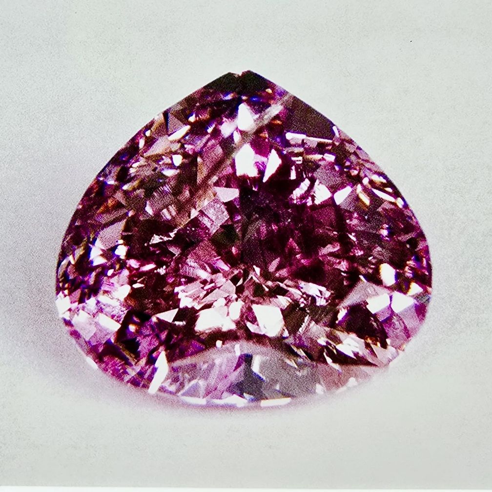 Фиолетовые бриллианты: Самые загадочные шедевры природы, ч. 1