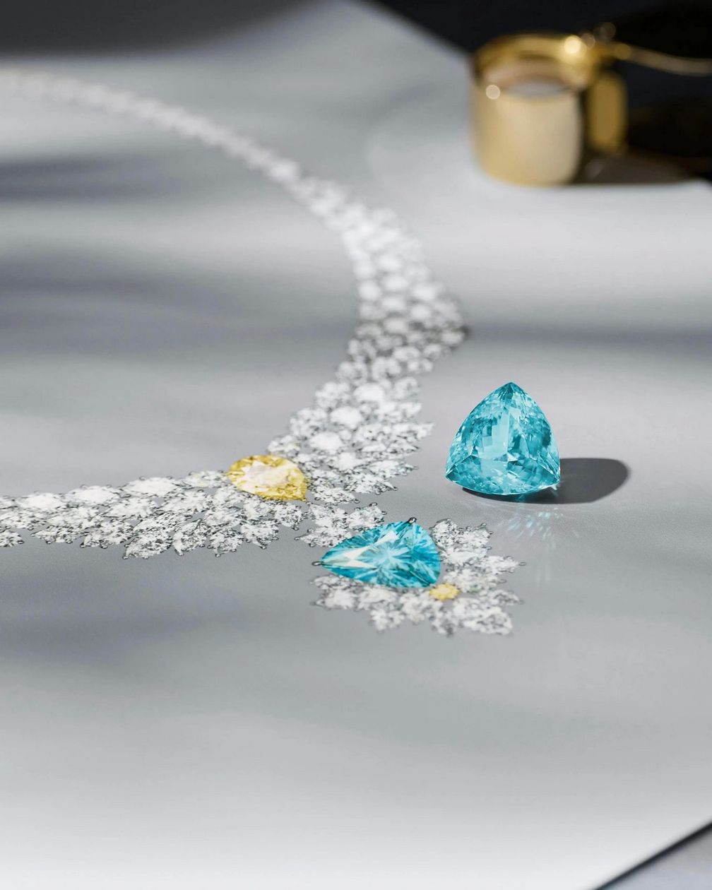 Эскиз колье с турмалином параиба и бриллиантами