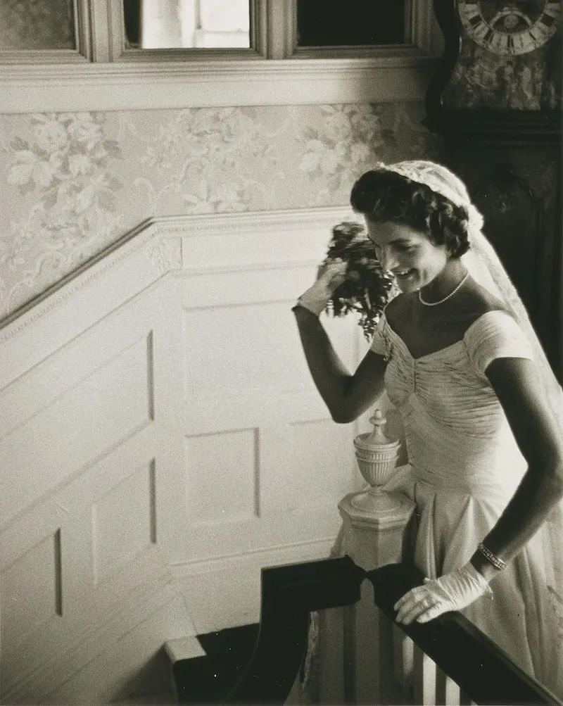 История необычного помолвочного кольца Джеки Кеннеди, ч. 2