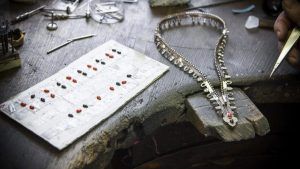 Компания Van Cleef & Arpels произвела революцию в дизайне ювелирных изделий