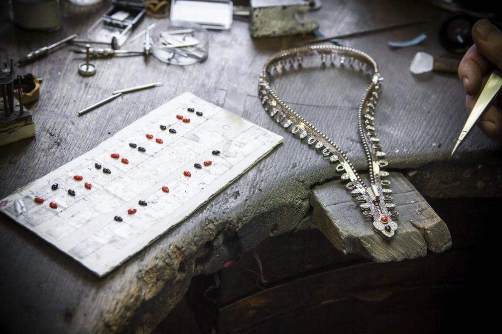 Компания Van Cleef & Arpels произвела революцию в дизайне ювелирных изделий