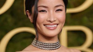 Эффектные чокеры – ювелирный тренд, вдохновленный 90-ми