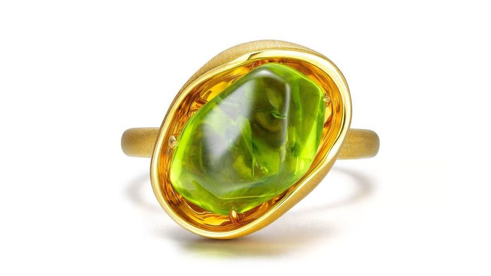 Кольцо с перидотом от Fuli x SunChin
