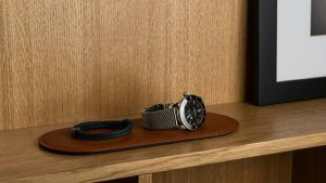 Какие украшения подарить дедушке на Новый 2026 год Огненной Лошади?