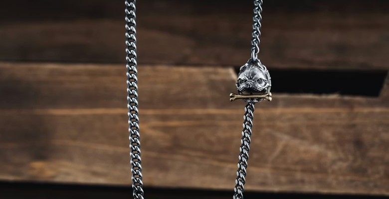 Украшения для любителей собак: стандартные и необычные идеи