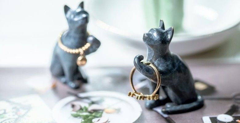 Украшения для любителей кошек стандартные и необычные идеи