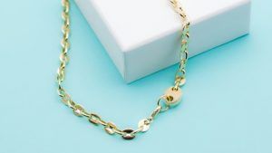 Какие украшения подарить воспитательнице на Новый 2026 год Огненной Лошади? Какие украшения подарить воспитательнице на Новый 2026 год Огненной Лошади?