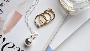 Какие украшения подарить коллеге на Новый 2026 год Огненной Лошади? Какие украшения подарить коллеге на Новый 2026 год Огненной Лошади?