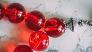 Украшения для виноделов и сомелье: стандартные и необычные идеи