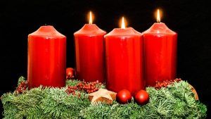 Какие украшения подарить родителям парня на Новый 2026 год Огненной Лошади?