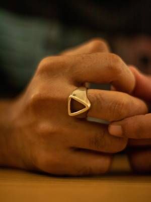 Какие украшения подарить дедушке на Новый 2026 год