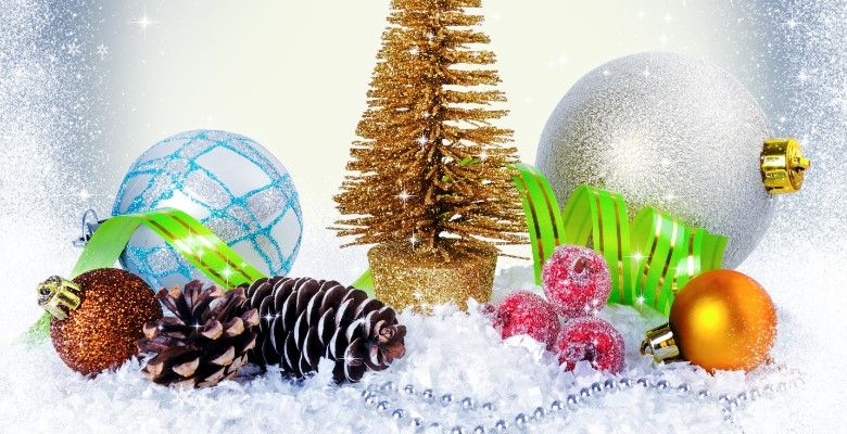 Какие украшения подарить маме девушки на Новый 2026 год Огненной Лошади?