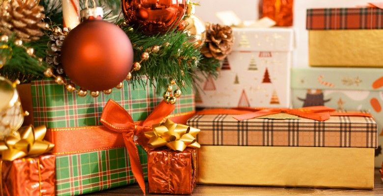 Какие украшения подарить зятю на Новый 2026 год Огненной Лошади?