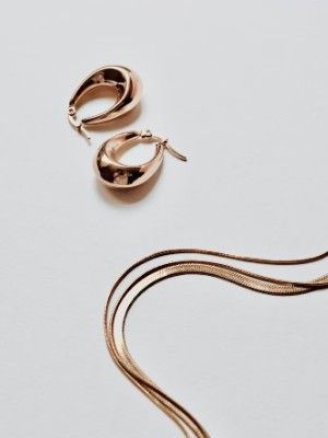 Какие украшения подарить начальнице на Новый 2026 год