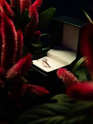 Как оригинально подарить украшения на Новый 2026 год