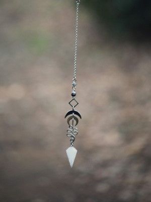 Какие украшения подарить маме девушки на Новый 2026 год