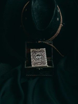 Украшения для библиотекарей