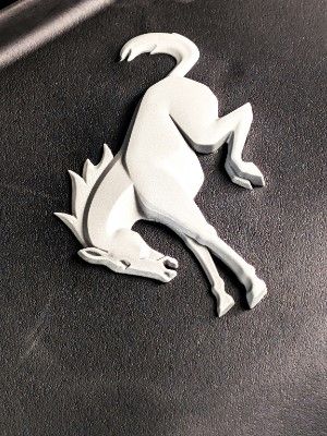 Какие украшения подарить парню на Новый 2026 год