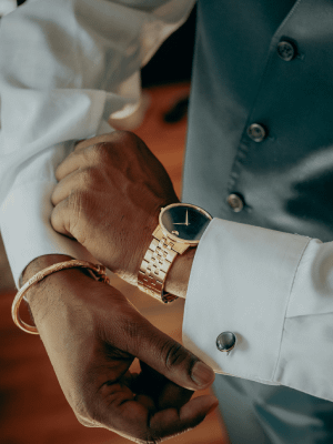 Какие украшения подарить тестю на Новый 2026 год