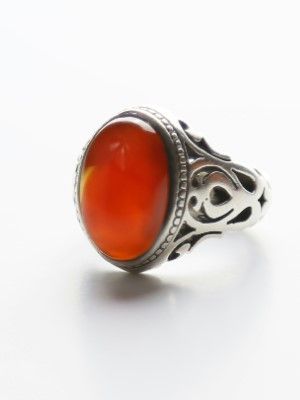 Какие украшения подарить девушке на Новый 2026 год