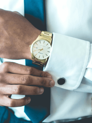 Какие украшения подарить родителям жены на Новый 2026 год