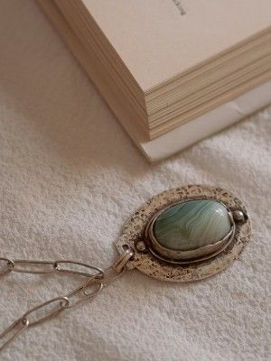 Украшения для библиотекарей