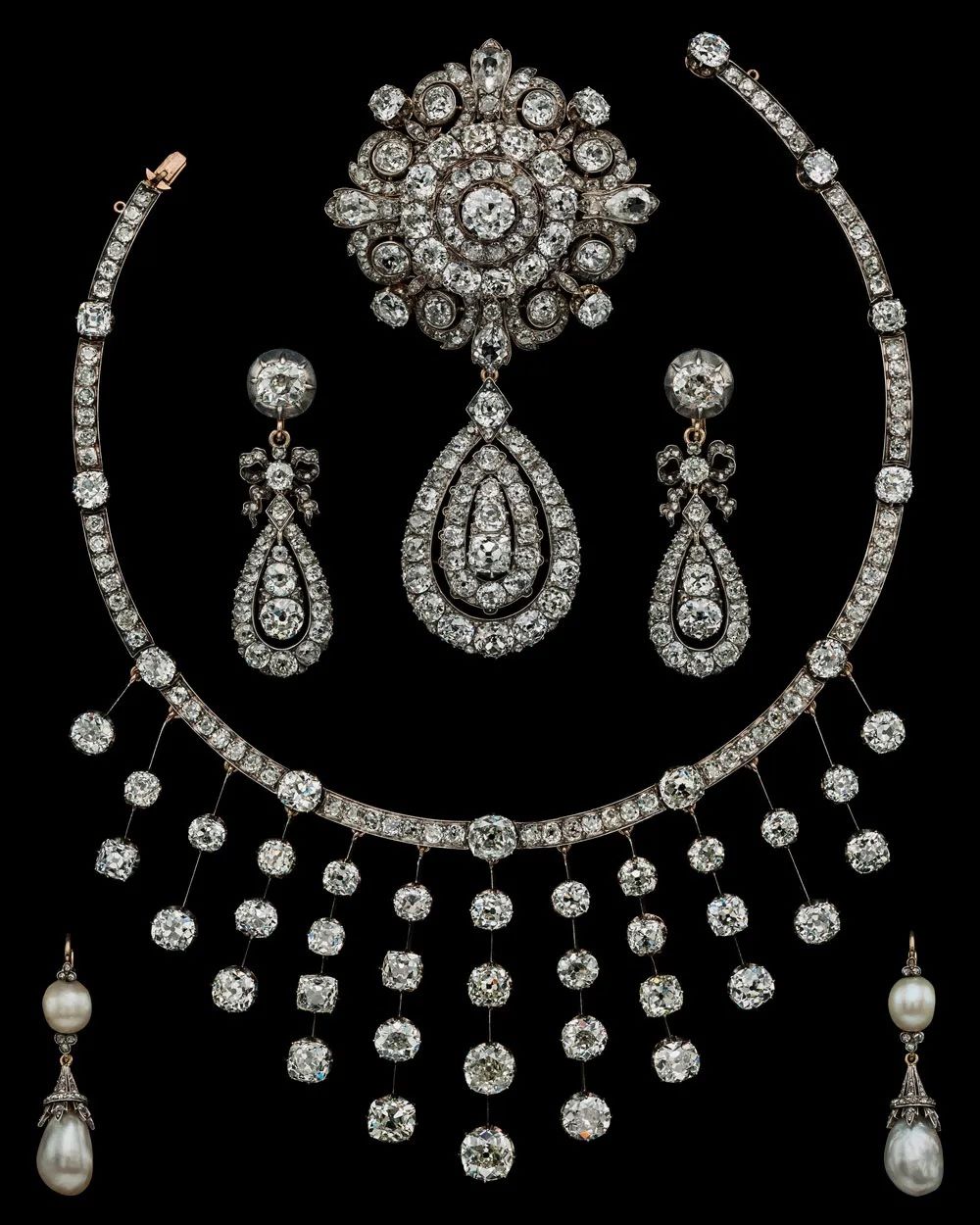 Блистательный тур по выставкам королевских драгоценностей 2026 года, ч. 1