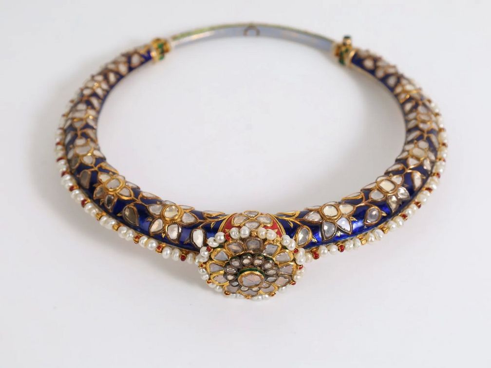 Колье Hasli из коллекции Kundan Meena. Фото: Gem Palace Колье Hasli из коллекции Kundan Meena. Фото: Gem Palace