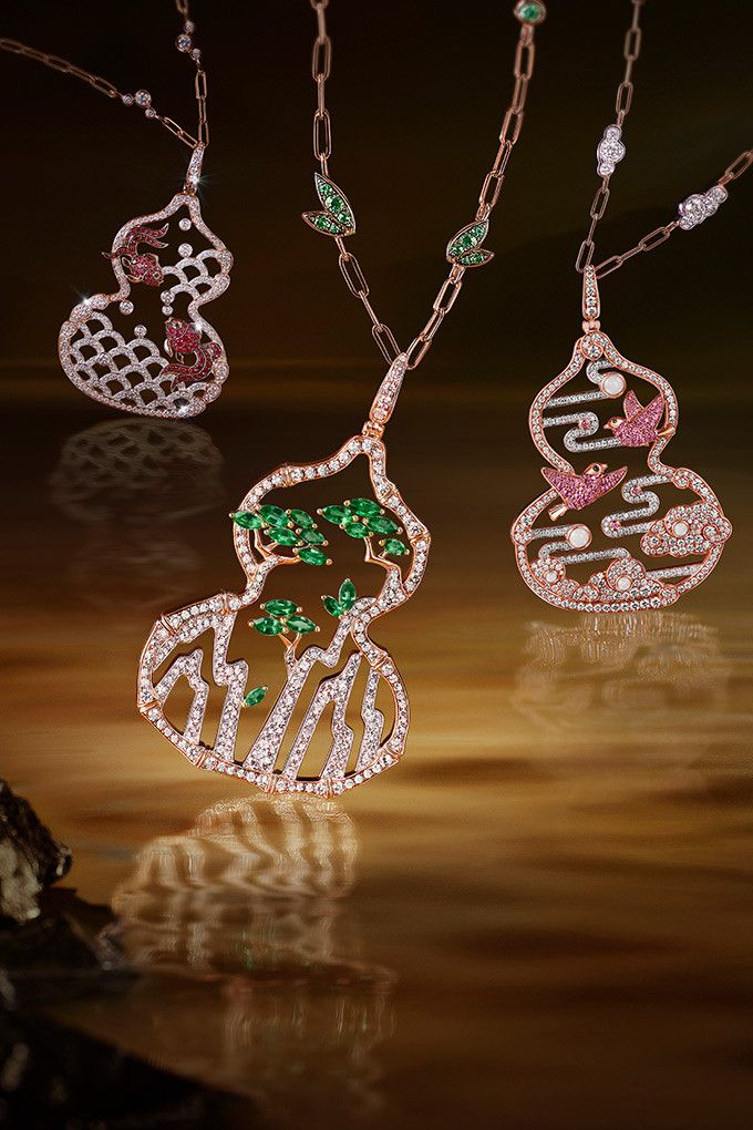 Природа на холстах в форме тыкв. Wulu Shanshui отсылает к классическому китайскому стилю пейзажной живописи. Фото: Qeelin 