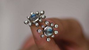 Зимние фантазии ювелиров: украшения в виде снежинок Зимние фантазии ювелиров: украшения в виде снежинок