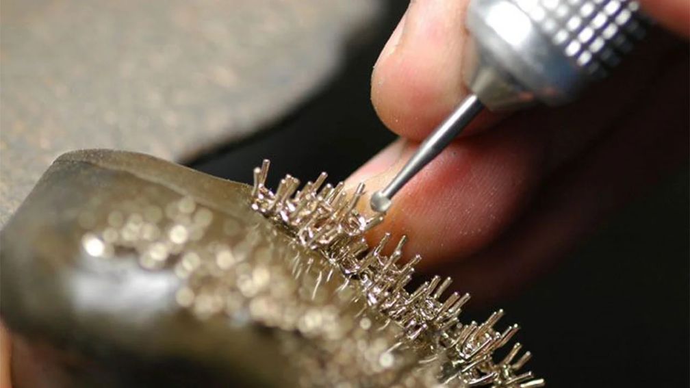 Kering приобретет долю в ювелирном производстве Raselli Franco