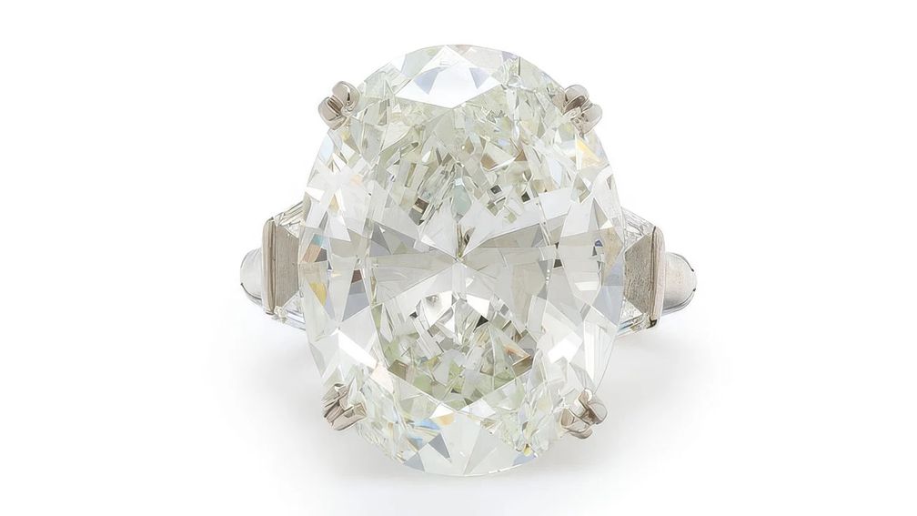 Кольцо с 13-каратным бриллиантом от Graff возглавит аукцион Freeman’s