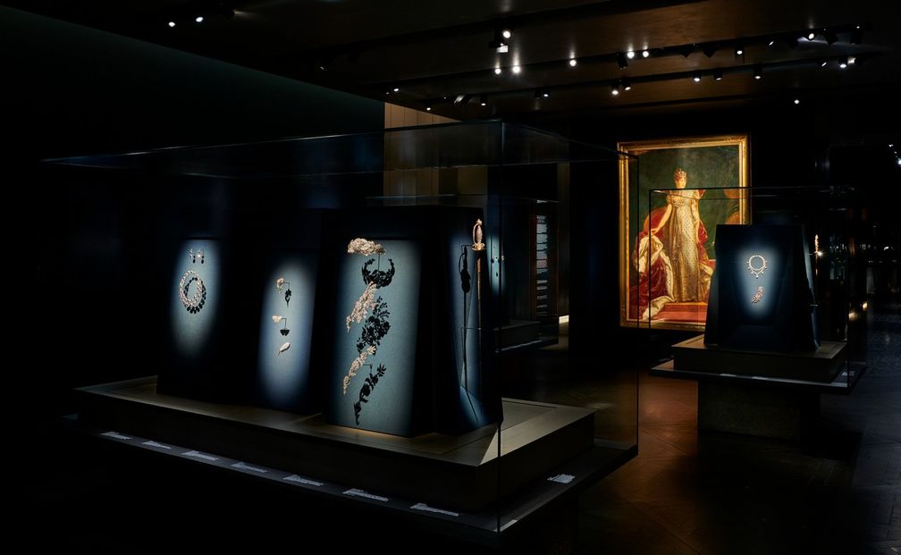 Выставка «Династические драгоценности». © Коллекция Аль Тани, 2025. Фото Марка Домажа