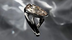 Украшения Нги Нгуена, меняющие жанры. Часть 2