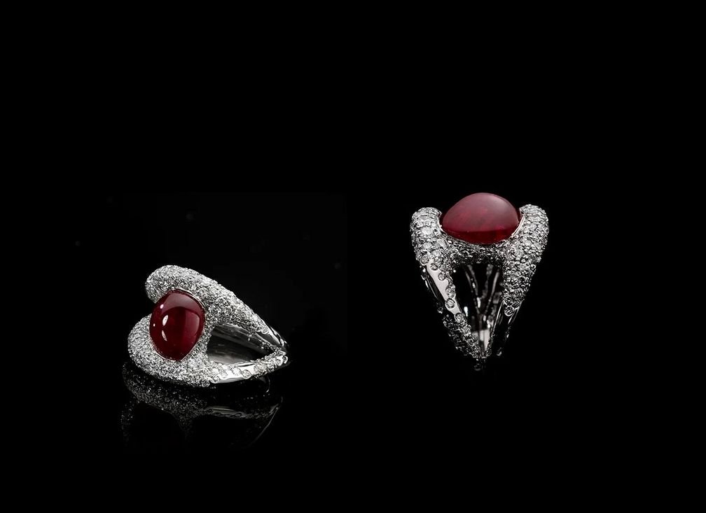 Украшения Нги Нгуена