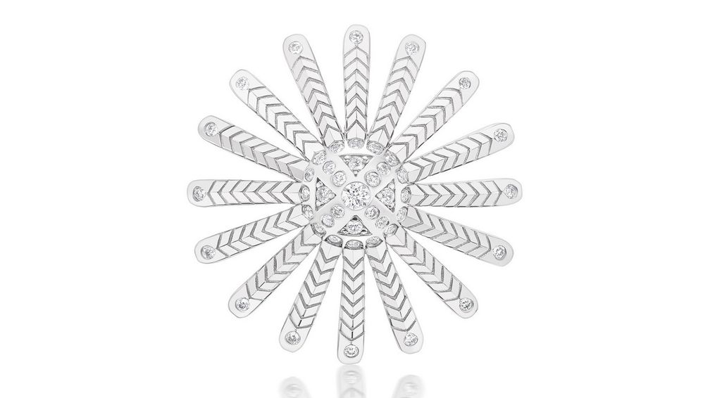 Брошь We Are Seeds в виде подсолнуха от Harwell Godfrey из платины с бриллиантами 0,27 карата Брошь We Are Seeds в виде подсолнуха от Harwell Godfrey из платины с бриллиантами 0,27 карата