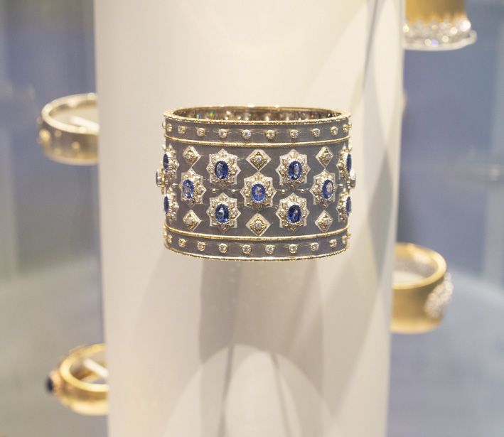 Браслет из золота, серебра и сапфиров