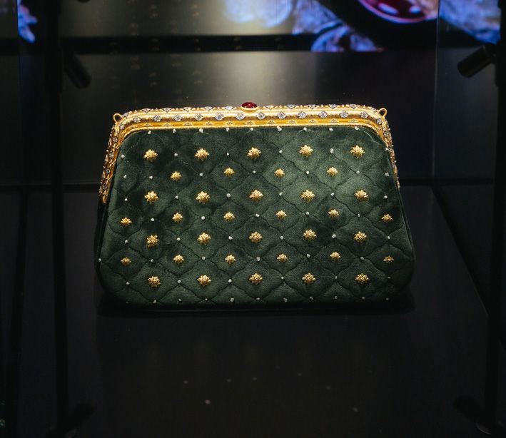 Клатч от Buccellati из ткани и золота