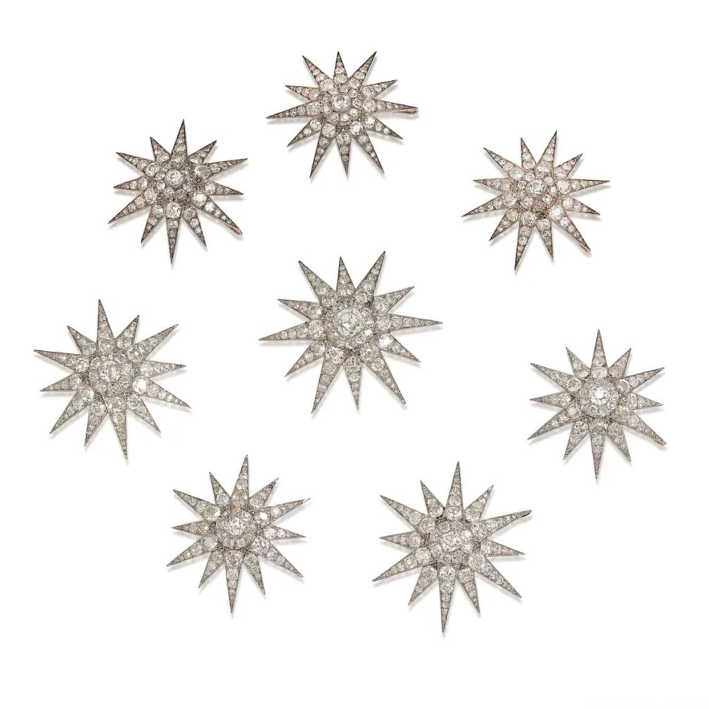 Звезды со старинной бриллиантовой тиары леди Гленконнер можно снять и носить отдельно как броши. Изображение: Bonhams