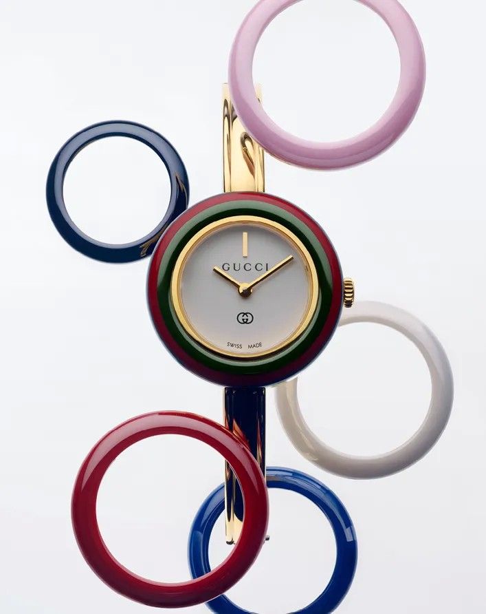 Часы-браслет Gucci Play со сменными керамическими безелями