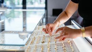 Ювелирные изделия – одна из самых популярных покупок в «Черную пятницу»