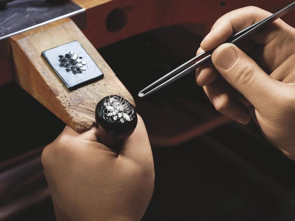 Winston Cluster от Harry Winston – вневременное праздничное украшение