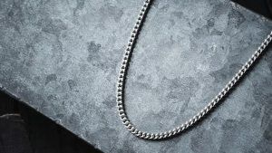 Какие украшения подарить тестю на 23 Февраля 2026?