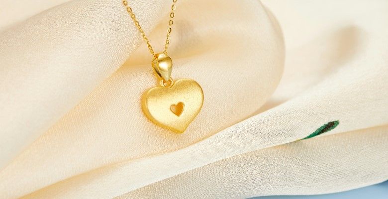 Какие украшения подарить любимому мужу на День Святого Валентина