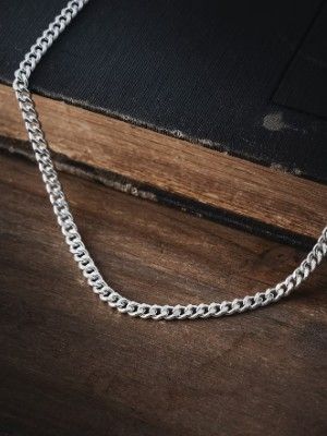 Какие украшения подарить любимому дяде на 23 Февраля