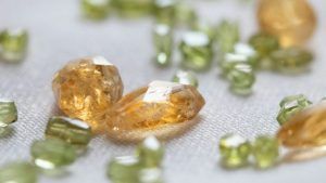 Какие камни выдают за цитрины в ювелирных изделиях?