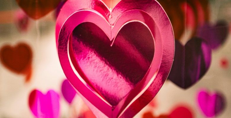 Какие украшения подарить любимой жене на День Святого Валентина 2026?