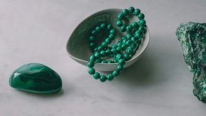 Как отличить нефрит от подделки?