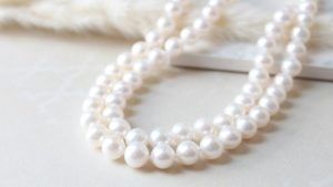 Почему жемчуг потускнел и можно ли вернуть ему блеск?