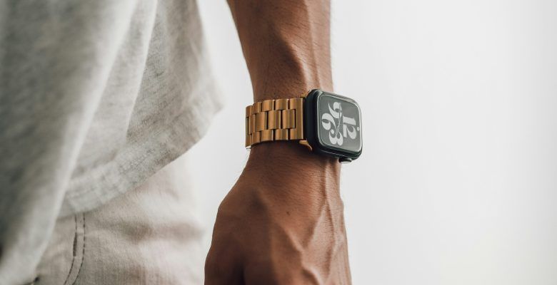 Какие украшения подарить любимому мужу на 23 Февраля 2026?